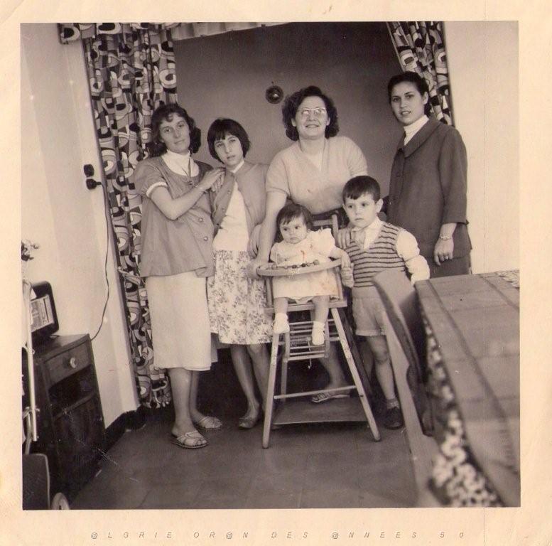 GHISLAINE A SON BAPTEME LE 14 JUIN 1959 RUE PIERRE LOTI A MARAVAL.jpg